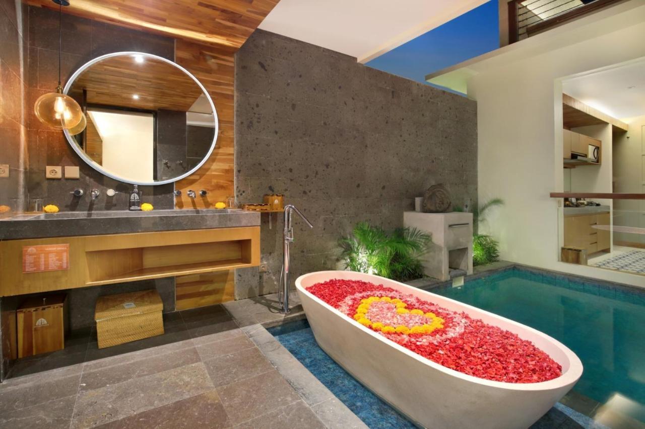 Ayona Villa Seminyak By Ini Vie Hospitality Εξωτερικό φωτογραφία
